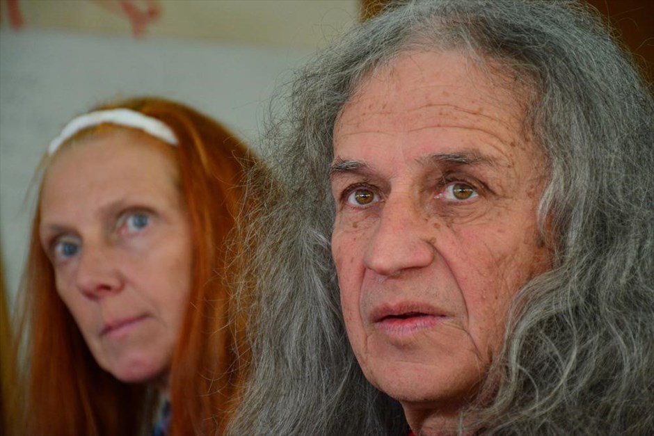 Ζευγάρι Γερμανών πλήρωσε το ποσό που τους αντιστοιχεί για τις γερμανικές αποζημιώσεις. Ένα ζευγάρι Γερμανών πολιτών, ο Ludwig Zacaro (Δ) και η Nina Lahge (Α) αποφάσισαν να καταθέσουν στην κοινωφελή οργάνωση «Η Πύλη του Πολιτισμού» στο Ναύπλιο το ποσό των 875€, για κοινωφελές έργο. Το ποσό προκύπτει μετά από τον υπολογισμό των χρημάτων επανόρθωσης από την εποχή του 2ου Παγκοσμίου Πολέμου που διεκδικεί η χώρα μας, σε 70δις και διαιρούμενο με τα 80εκ. πληθυσμό της Γερμανίας αντιστοιχεί σε κάθε έναν Γερμανό πολίτη. «Το κάνουμε αυτό γνωστό, ώστε να δώσουμε το ερέθισμα και σε άλλους να διευρύνουν το πνεύμα τους και να οδηγήσουν το κράτος μας να αναγνωρίσει το χρέος του απέναντι στην Ελλάδα», τόνισαν σε συνέντευξη που έδωσαν στα τοπικά ΜΜΕ.