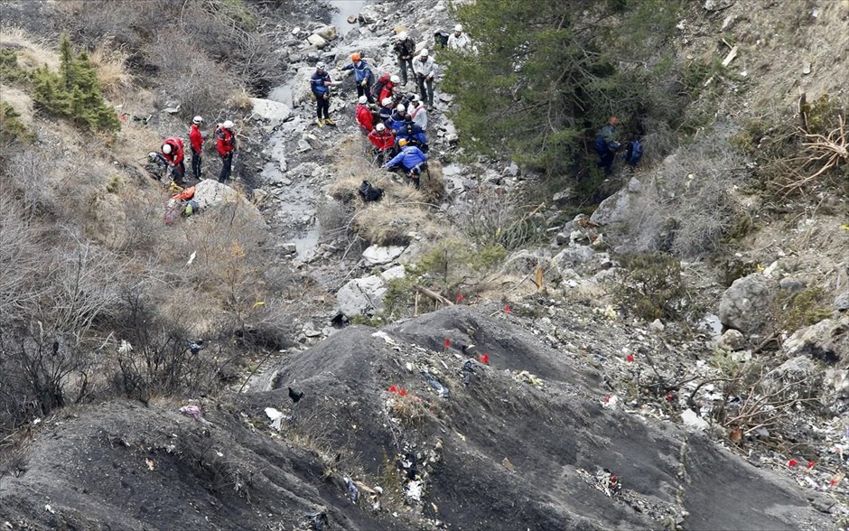 Germanwings - Συντριβή αεροπλάνου στη νότια Γαλλία . 