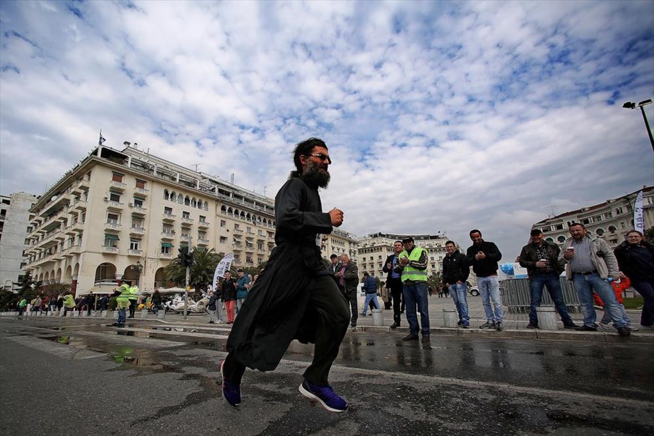 10ος Διεθνής Μαραθώνιος «Μέγας Αλέξανδρος». Στιγμιότυπο από τον 10ο Διεθνή Μαραθώνιο «Μέγας Αλέξανδρος» που πραγματοποιήθηκε στη Θεσσαλονίκη.
