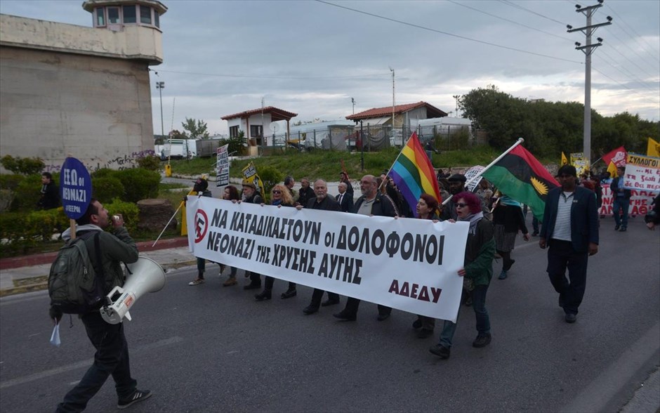 Δίκη Χρυσής Αυγής #3. Περιμετρικά των φυλακών Κορυδαλλού έχουν ληφθεί δρακόντεια μέτρα ασφαλείας εν όψει και των αντιφαστιστικών συγκεντρώσεων.