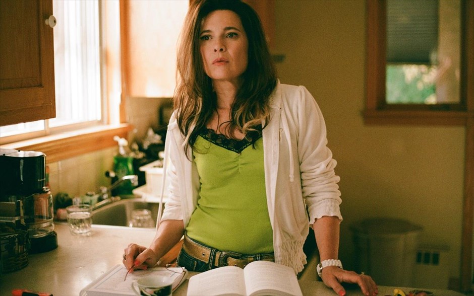  «Mommy». Το καναδικό δράμα, «Mommy», μιλά για τη μητρότητα και τις σχέσεις, μέσα από την ιστορία ενός έφηβου με διαταραχή ελλειμματικής προσοχής και υπερκινητικότητα, που δεν τον δέχεται κανένα ίδρυμα.