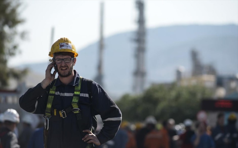 Φωτιά στα διυλιστήρια Ασπροπύργου - ΕΛΠΕ. 