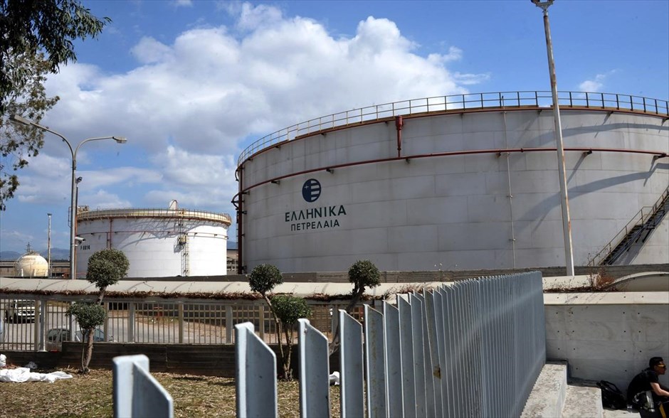 Φωτιά στα διυλιστήρια Ασπροπύργου. Στιγμιότυπο από τα διυλιστηρια του Ασπροπύργου.