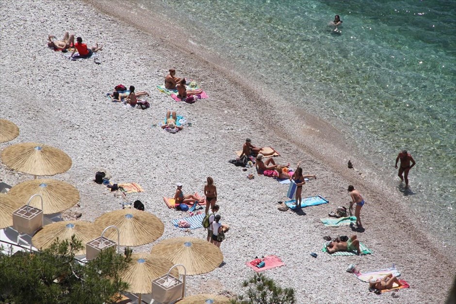 Εξόρμηση στην παραλία. Στιγμιότυπο από την παραλία της Αρβανιτιάς στο Ναύπλιο.