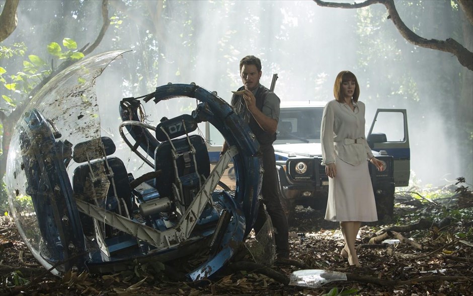 «Jurassic world» (3D). Η τέταρτη συνέχεια του πιο διάσημου πάρκου δεινοσαύρων, «Jurassic world» (3D) , που σκόρπισε για πρώτη φορά τον τρόμο το 1993, σκηνοθετημένη από τον Στίβεν Σπίλμπεργκ, ο οποίος τώρα έχει αναλάβει την παραγωγή, επανέρχεται τρισδιάστατη και πιο τρομακτική.