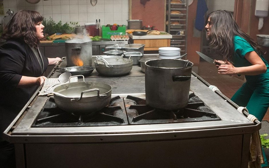 «Spy». Ηρωίδα της ταινίας «Spy» είναι μία φιλήσυχη αναλύτρια της CIA, που κάνει, κυρίως, δουλειά γραφείου και είναι ο αφανής ήρωας πίσω από τις πιο επικίνδυνες αποστολές.