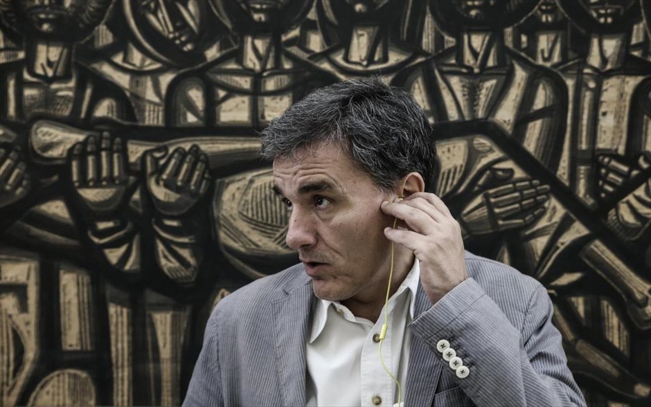 Κοινή συνεδρίαση της Κ.Ο. και της Πολιτικής Γραμματείας του ΣΥΡΙΖΑ . Στιγμιότυπο με τον υπουργό Οικονομικών Ευκλείδη Τσακαλώτο πριν από την κοινή συνεδρίαση της Κοινοβουλευτικής Ομάδας και της Πολιτικής Γραμματείας του ΣΥΡΙΖΑ με θέμα συζήτησης την πρόταση που κατέθεσε η ελληνική κυβέρνηση προς τους εταίρους για την επίτευξη συμφωνίας.