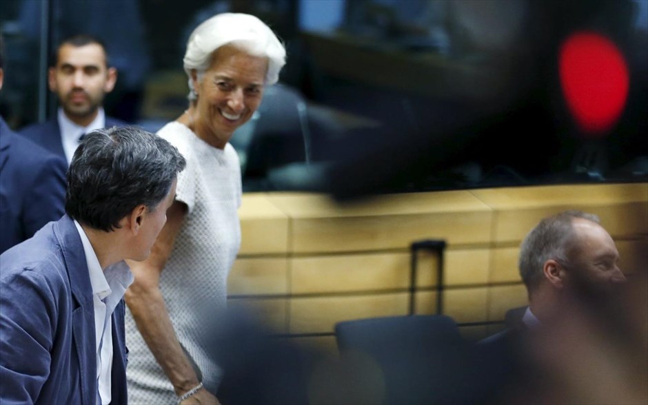 Τσακαλώτος - Λαγκάρντ - eurogroup. Ο υπουργός Οικονομικών Ευκλείδης Τσακαλώτος και η επικεφαλής του ΔΝΤ Κριστίν Λαγκάρντ σε στιγμιότυπο από τη συνεδρίαση του Eurogroup.