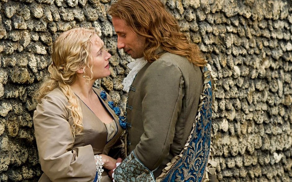 A Little Chaos. «Ένα μικρό χάος»:&nbsp;Αισθηματική ταινία εποχής του Άλαν Ρίκμαν, με τον ίδιο, τη - βραβευμένη με Όσκαρ - Κέιτ Γουίνσλετ, τον - υποψήφιο για Όσκαρ - Στάνλεϊ Τούτσι και τους Έλεν Μακ Κόρι, Τζένιφερ Έλε και Ματίας Σένερτς.