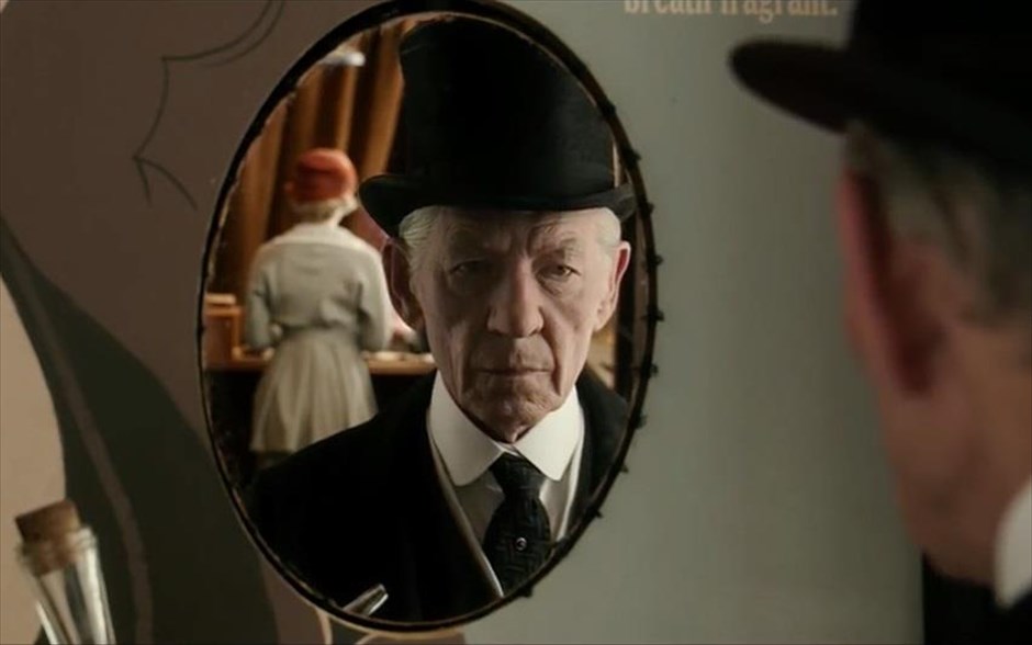 Mr   holmes. «Ο κος Χολμς»:&nbsp;Βασισμένη στο μυθιστόρημα του Μιτς Κάλιν, «A slight trick of the mind», η αστυνομική ταινία του - δύο φορές υποψήφιου για Όσκαρ - Μπιλ Κόντον παρακολουθεί τον διάσημο Σέρλοκ Χολμς, όταν βρίσκεται πια σε προχωρημένη ηλικία.&nbsp;