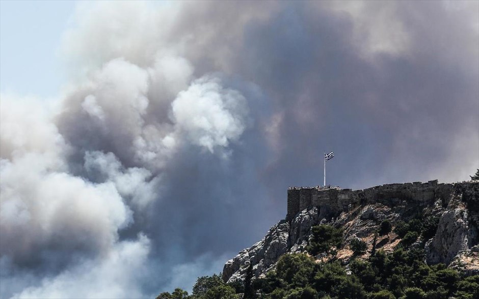 Πυρκαγιά στον Υμηττό - Καρέας . 