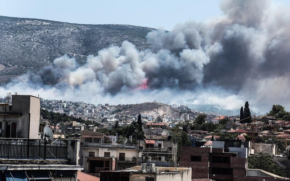 Πυρκαγιά στον Υμηττό - Καρέας . 
