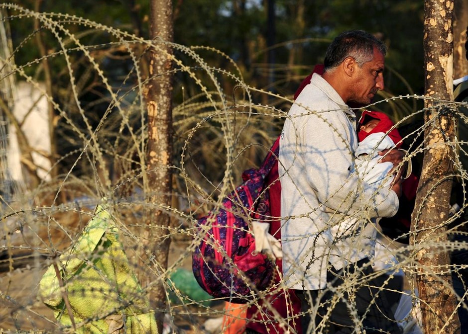 Προσφυγικό - μετανάστες - πρόσφυγες - ΠΓΔΜ. Πρόσφυγες εισέρχονται στο έδαφος της ΠΓΔΜ.