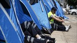 Μεταλλωρύχοι έστησαν σκηνές έξω από το ΥΠΑΠΕΝ