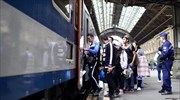 Βρετανία: Έφθασαν οι πρώτοι Σύροι πρόσφυγες