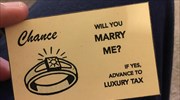 Πρόταση γάμου παίζοντας… Monopoly