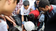 Στο κλειστό γυμναστήριο Γαλατσίου μεταφέρονται πρόσφυγες από την πλατεία Βικτωρίας