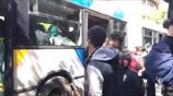 Στο κλειστό γυμναστήριο Γαλατσίου μεταφέρονται πρόσφυγες από την πλατεία Βικτωρίας