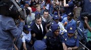 Νότια Αφρική: Ελεύθερος με περιοριστικούς όρους ο Πιστόριους