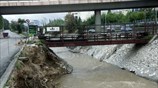 Υπό κατάρρευση η πεζογέφυρα στους Αγίους Αναργύρους