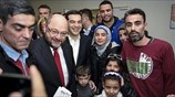 Ελλάδα: Επίσκεψη Σουλτς στους πρόσφυγες στο Γαλάτσι
