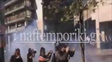 Μολότοφ και χημικά στο Σύνταγμα