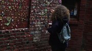 Επέστρεψε ο «τοίχος με τις τσίχλες» στο Σιάτλ
