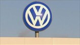 Volkswagen: Περικοπή επενδύσεων, στροφή σε ηλεκτρικά και υβριδικά