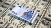 Κάτω από τα 1,06 δολ. υποχωρεί το ευρώ