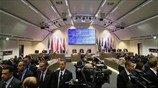 Χαμόγελα, υπονοούμενα και προειδοποιήσεις στη συνεδρίαση του ΟΠΕΚ