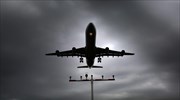 Επιβάτες ακινητοποίησαν άνδρα που απειλούσε να ανοίξει την πόρτα σε αεροπλάνο