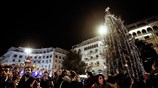 Φωταγωγήθηκε το δέντρο στη πλατεία Αριστοτέλους