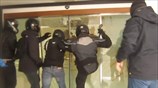 Βίντεο από την εισβολή του «Ρουβίκωνα» στα γραφεία του «Τειρεσία»