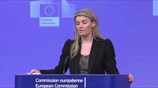 Η εκπρόσωπος της Κομισιόν για την εκταμίευση της δόσης του 1 δισ. προς την Ελλάδα