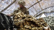 Αμερικανοί στρατιώτες ανάμεσα στους νεκρούς της επίθεσης στο Αφγανιστάν