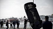 Έκανε «βουτιά» με το αυτοκίνητο στη θάλασσα, αλλά βγήκε σώος
