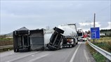 Ανατράπηκε βυτιοφόρο με καύσιμα στην Εθνική Μυκηνών Ναυπλίου