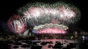 Με πυροτεχνήματα, αλλά και μέτρα ασφαλείας, η υποδοχή του νέου έτους στον κόσμο