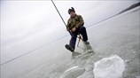 Ψάρεμα σε παγωμένη λίμνη