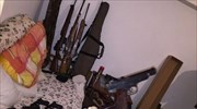 Κρήτη: Οπλα και χειροβομβίδες σε γκαρσονιέρα