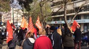 Αιφνιδιαστικά έξω από τα γραφεία του ΣΥΡΙΖΑ η ΠΟΕ - ΟΤΑ