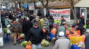 Απεργία στις λαϊκές αγορές - Δωρεάν διανομή φρούτων και λαχανικών στον Κολωνό