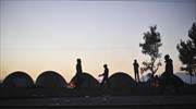 Περίπου 7.000 πρόσφυγες στην ουδέτερη ζώνη Ελλάδας-ΠΓΔΜ