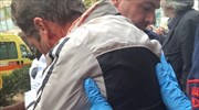 Καταδικάζει την επίθεση κουκουλοφόρων σε δημοσιογράφο ο δήμος Αθηναίων