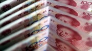 Πτώση για το ευρώ, σε υψηλό έτους το κινεζικό γουάν