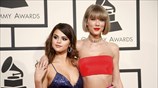 Βραβεία Grammy: Εκθαμβωτικές παρουσίες στο κόκκινο χαλί