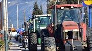 Συνεχίζουν τους αποκλεισμούς της εθνικής οδού οι αγρότες της Δυτ. Ελλάδας