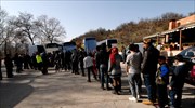 Πάνω από 2.000 πρόσφυγες ακινητοποιημένοι στην εθνική Αθηνών – Λαμίας