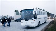 Στα Διαβατά έφτασαν τα πρώτα λεωφορεία με πρόσφυγες