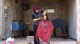 Κομμωτήριο στην εμπόλεμη ζώνη της Συρίας